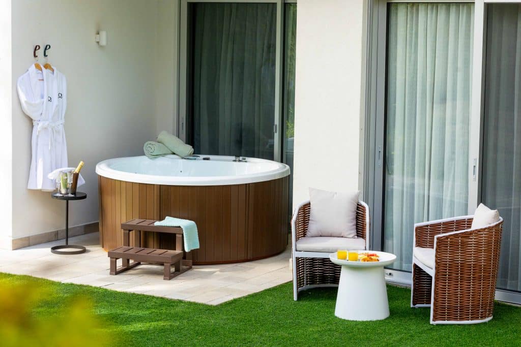 GARDEN JACUZZI ROOM